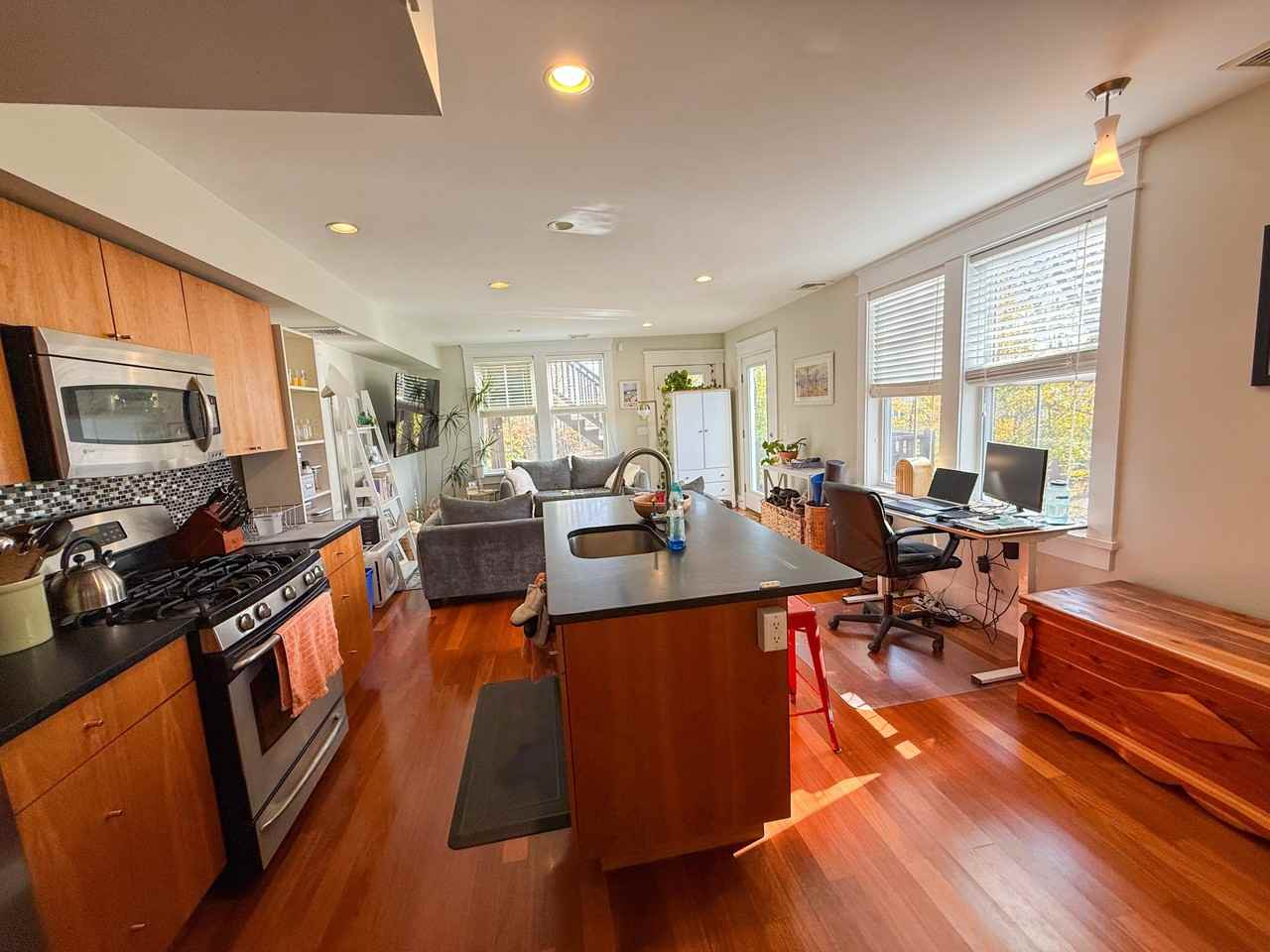 44 Rockview Street - Photo 3 of 27