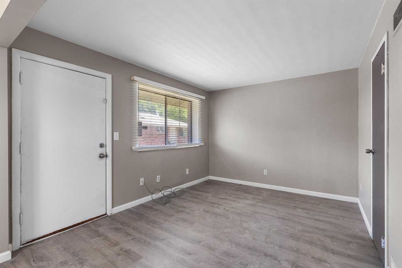 491 S Holmes - Photo 2 of 9