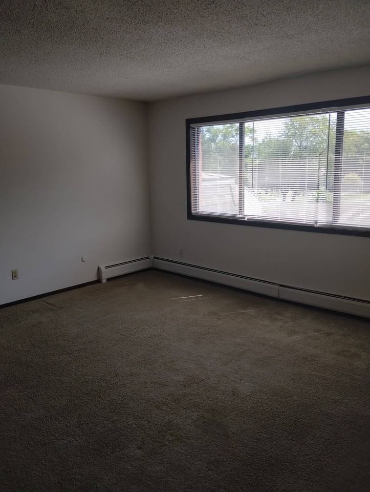 1500 Pioneer Road - Photo 7 of 18