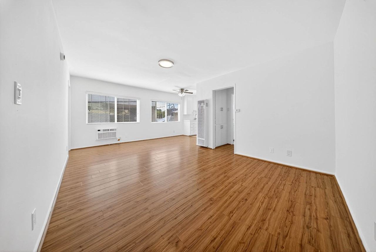 1825 S. Beloit Ave - Photo 4 of 50