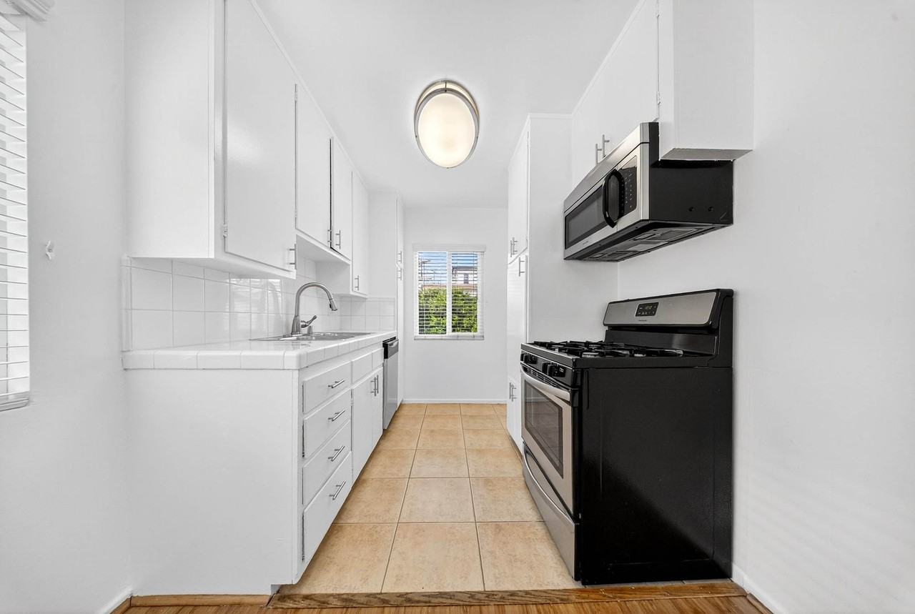 1825 S. Beloit Ave - Photo 5 of 50