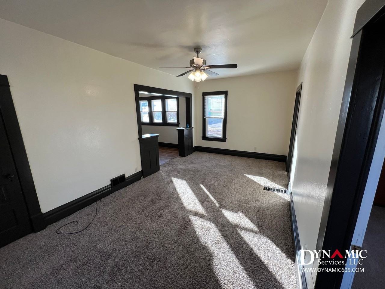 1417 West 10th Street - Photo 6 of 25