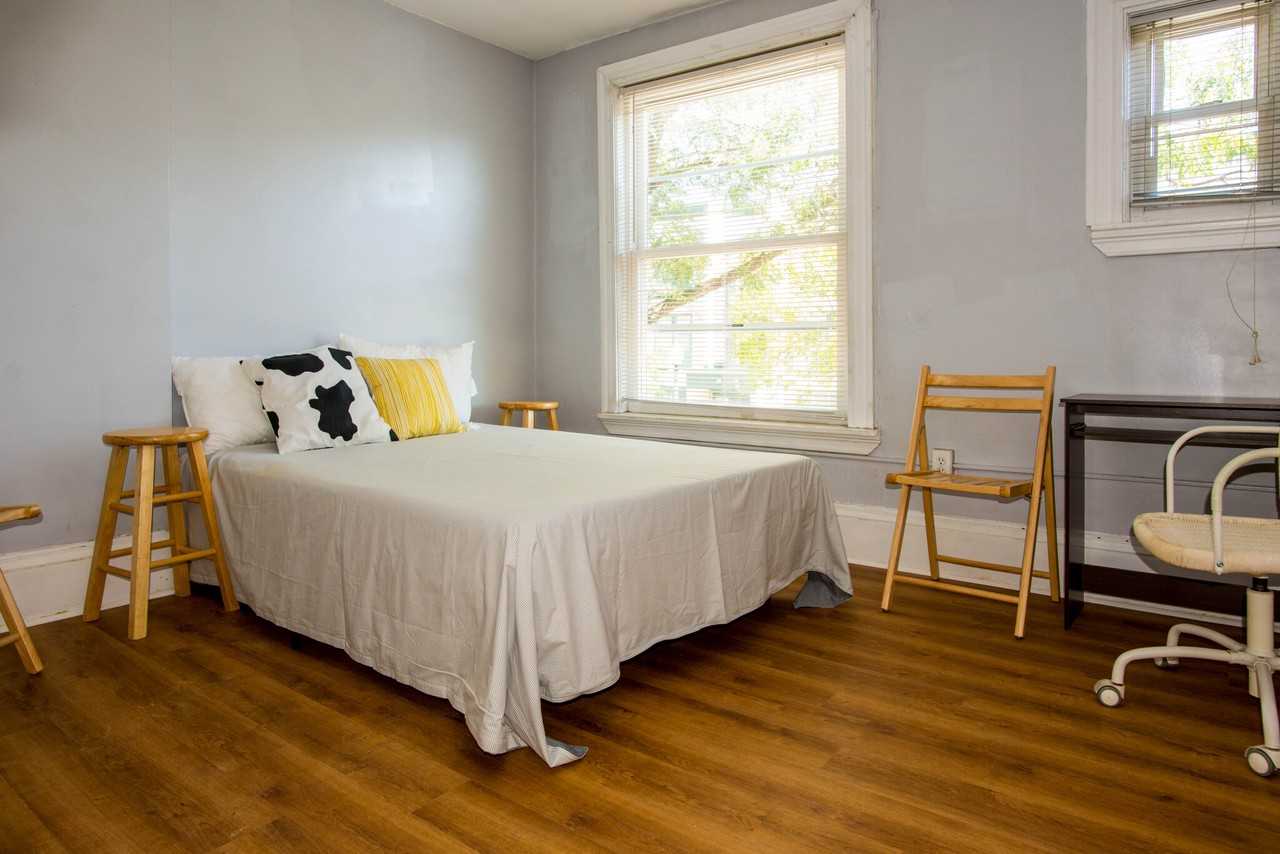 71 Hammond St - Photo 5 of 20
