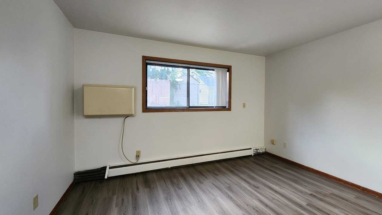 915 7th Avenue North - Photo 3 of 13