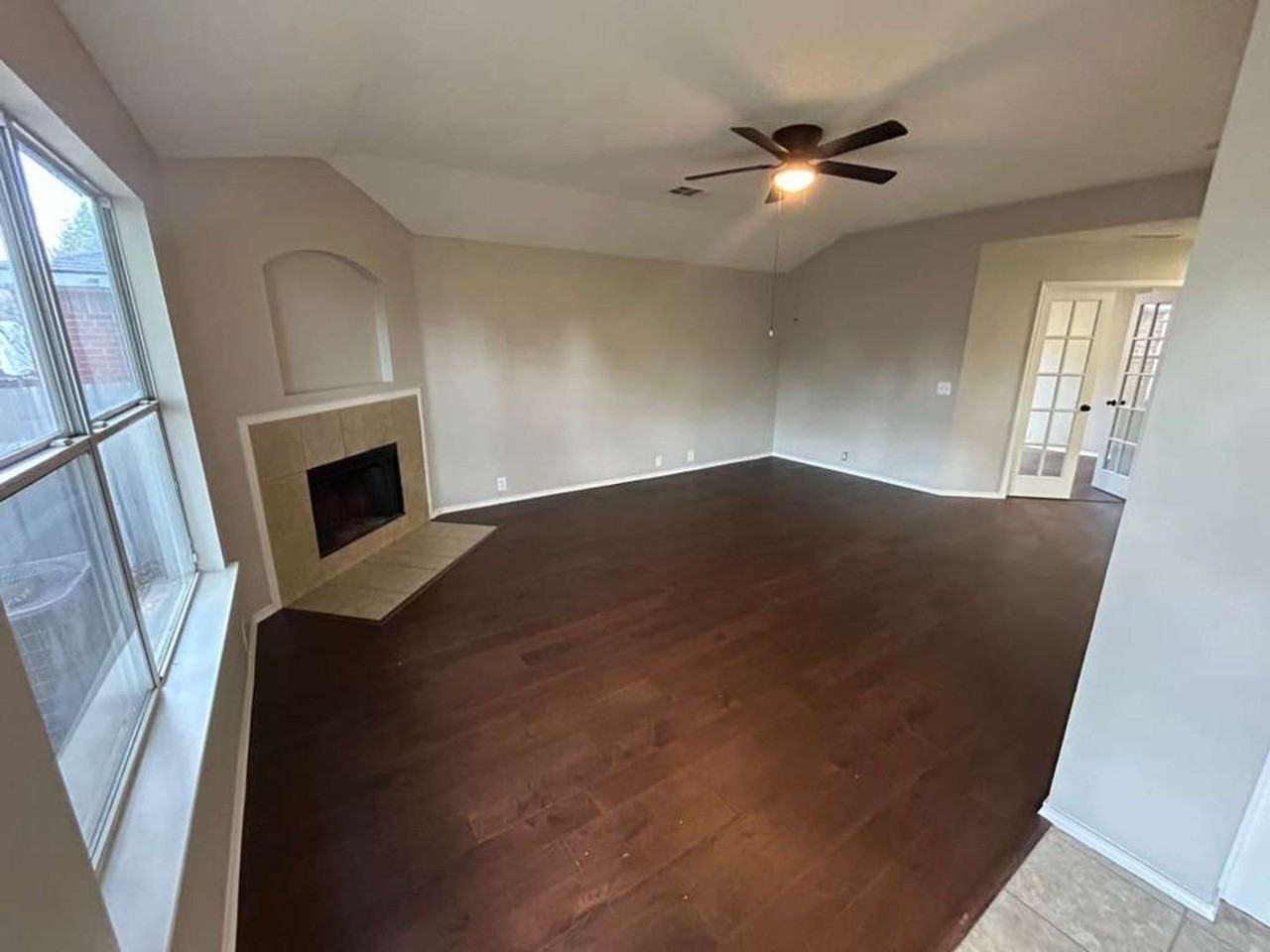 307 Oakhurst Drive - Photo 3 of 15