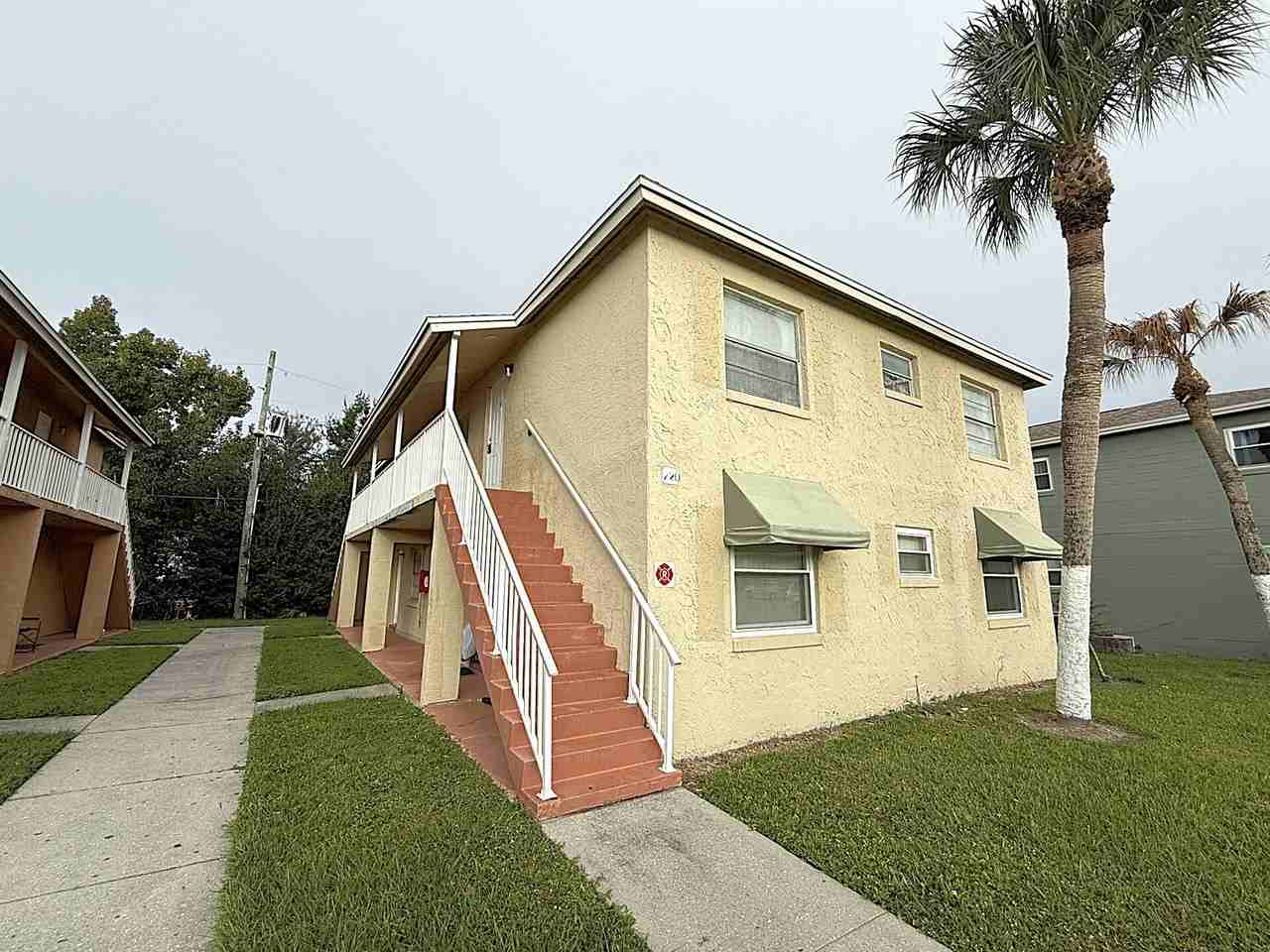 Palm Gardens 720#3 - Photo 2 of 18