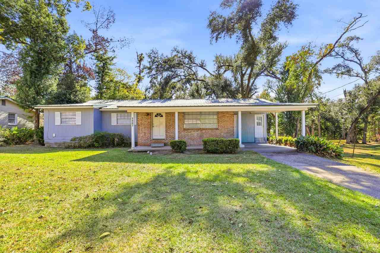 1907 Crabapple Dr