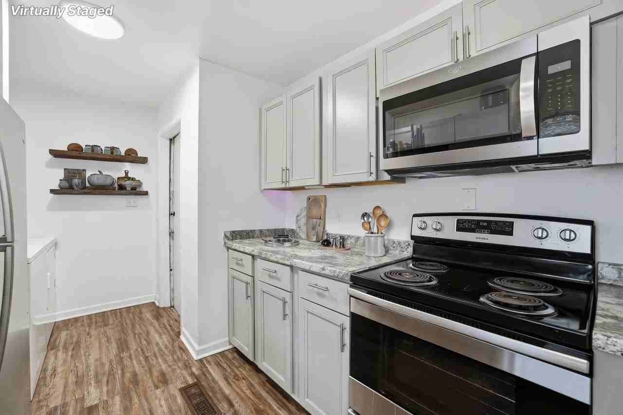 204 Juniper Dr - Photo 5 of 14