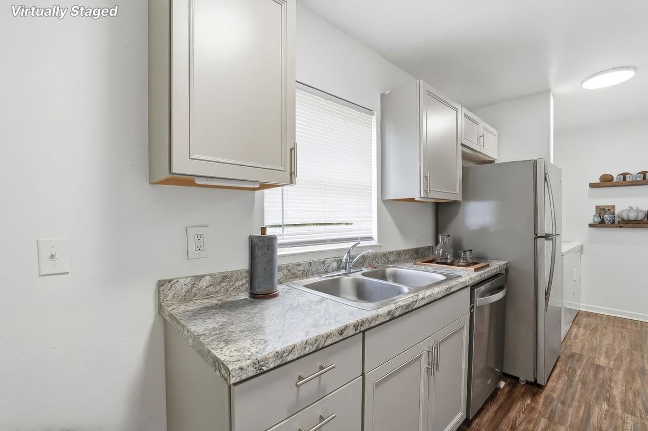 204 Juniper Dr - Photo 6 of 14