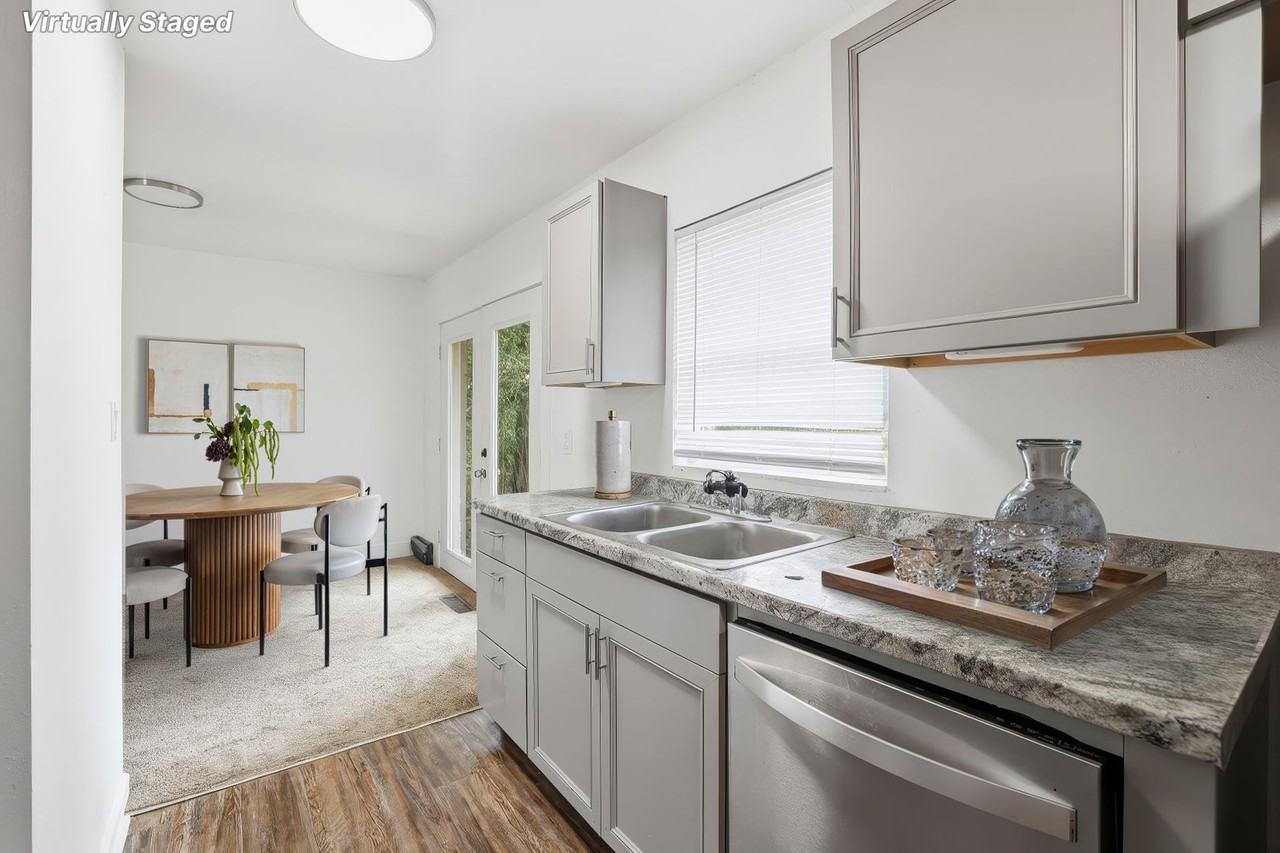 204 Juniper Dr - Photo 7 of 14