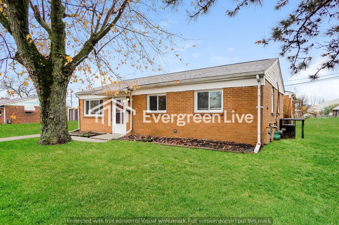 1829 Argyle Drive - Photo 3 of 16