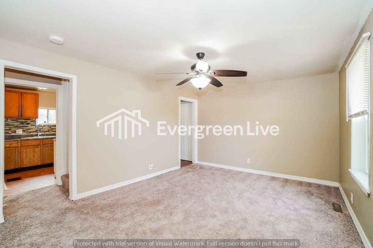 2468 Mcguffey Rd - Photo 3 of 15