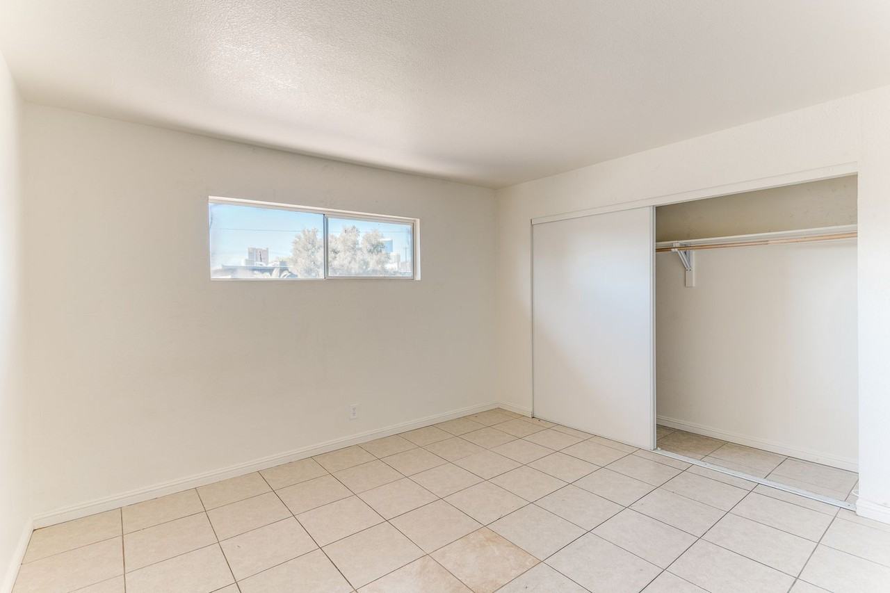 3370 Athens St #4 - Photo 7 of 11