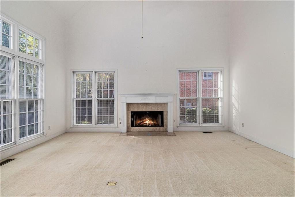 2653 Danforth Ln - Photo 5 of 8