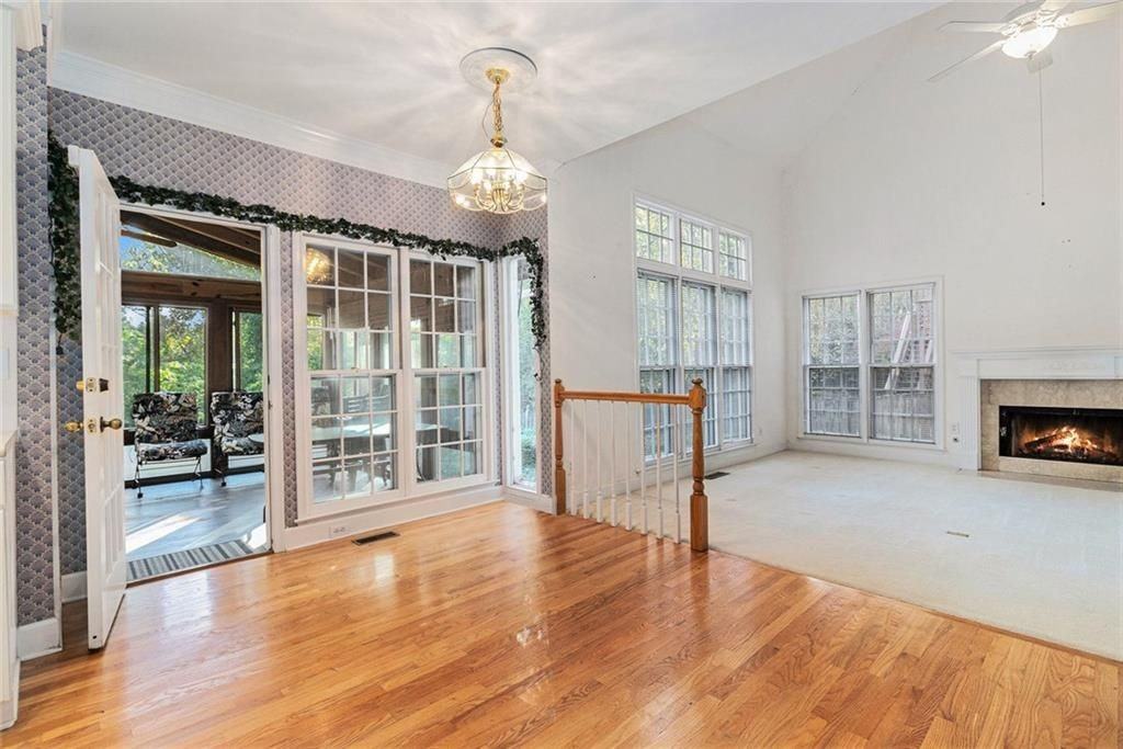 2653 Danforth Ln - Photo 7 of 8