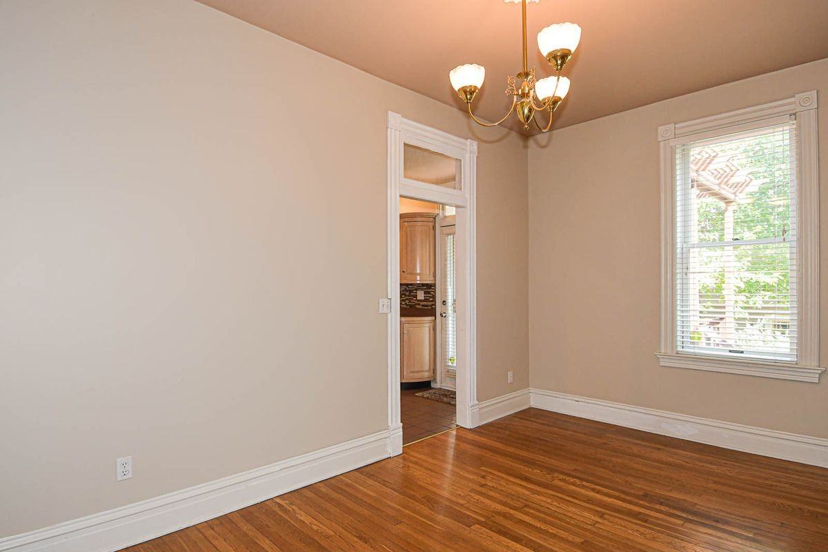 2322 Virginia Ave - Photo 7 of 41