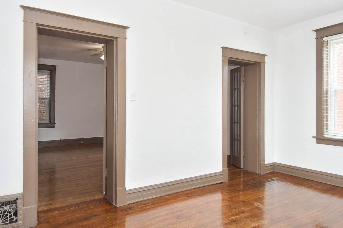 3302 S 9th St - Photo 5 of 32