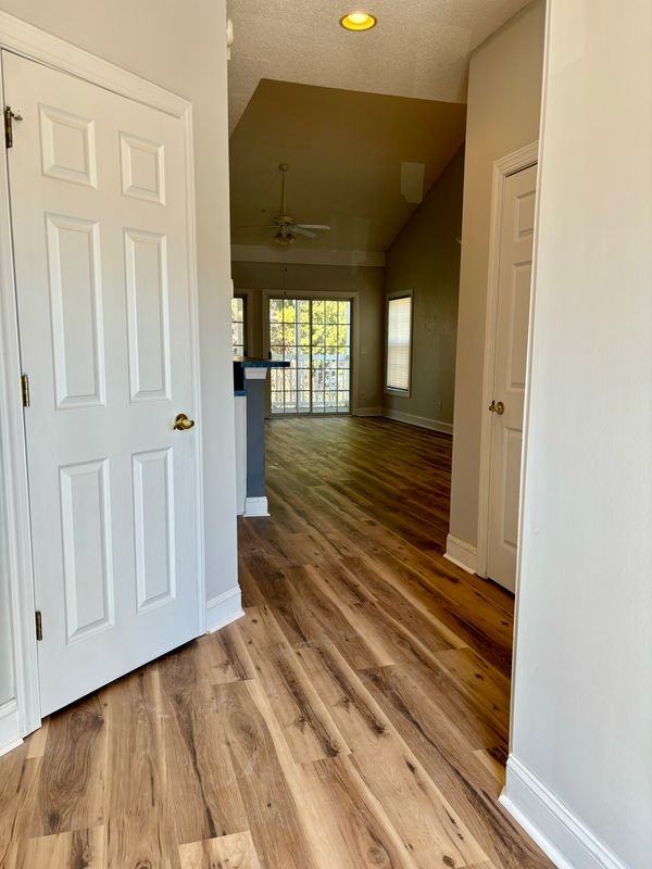 5042 Belleglen Ct - Photo 6 of 8