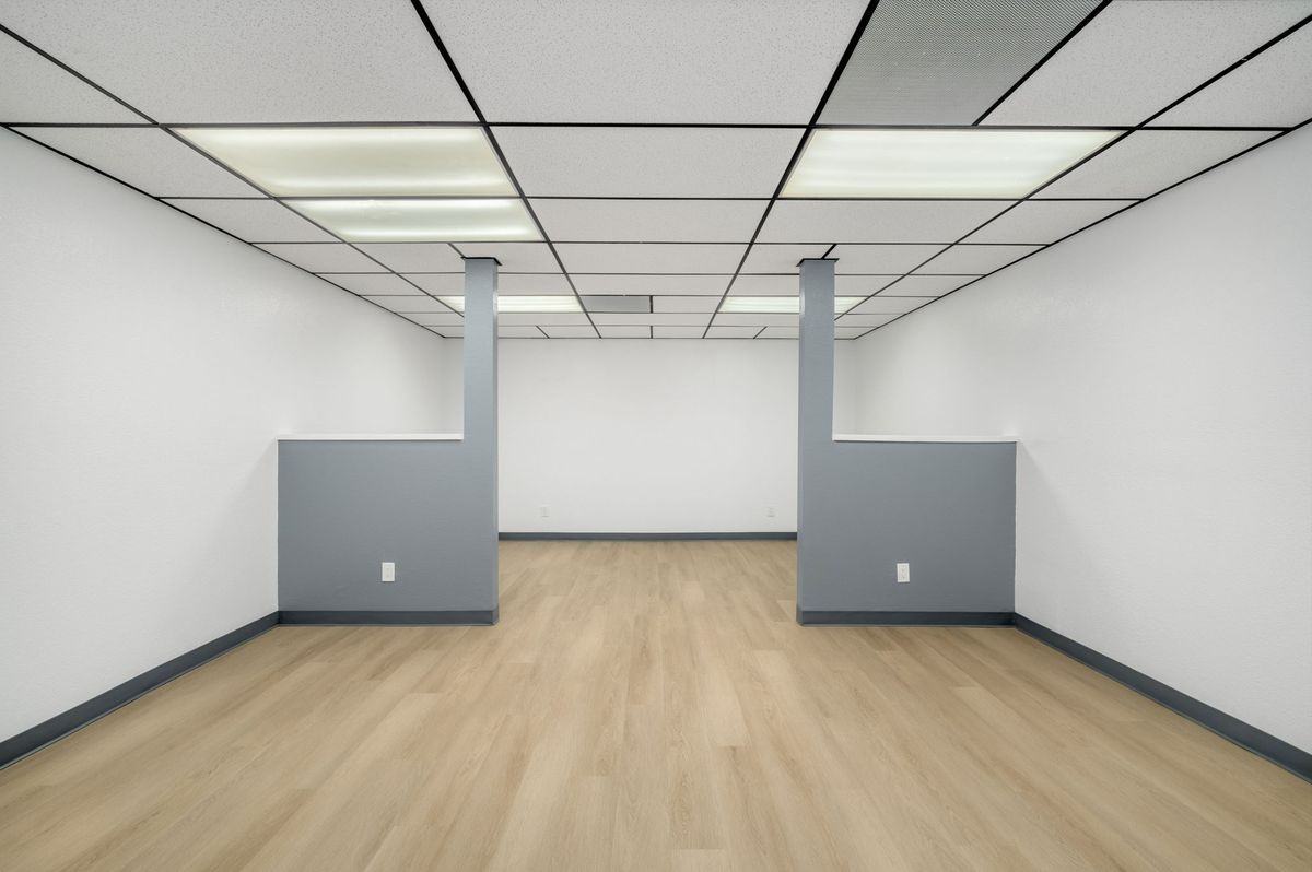 570 N Towne Ave - Photo 5 of 50