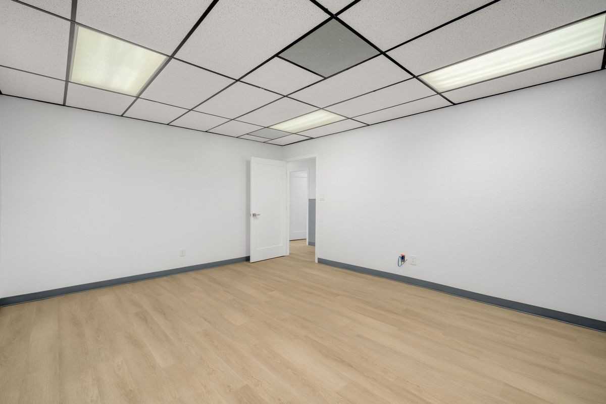 570 N Towne Ave - Photo 6 of 50