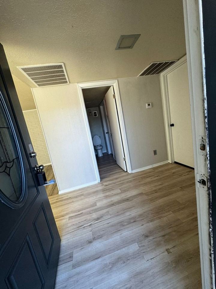 2272 Jamestown Lane - Photo 2 of 16