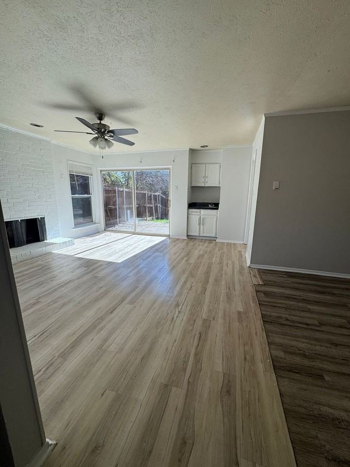 2272 Jamestown Lane - Photo 4 of 16