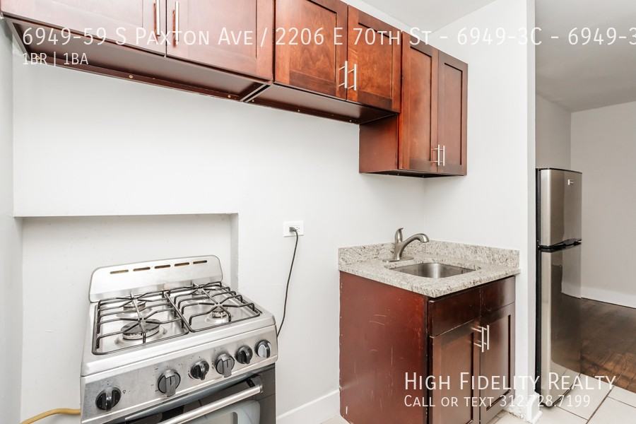 6949-59 S Paxton Ave / 2206 E 70th St - 6949-3C #6949-3C - Photo 7 of 11