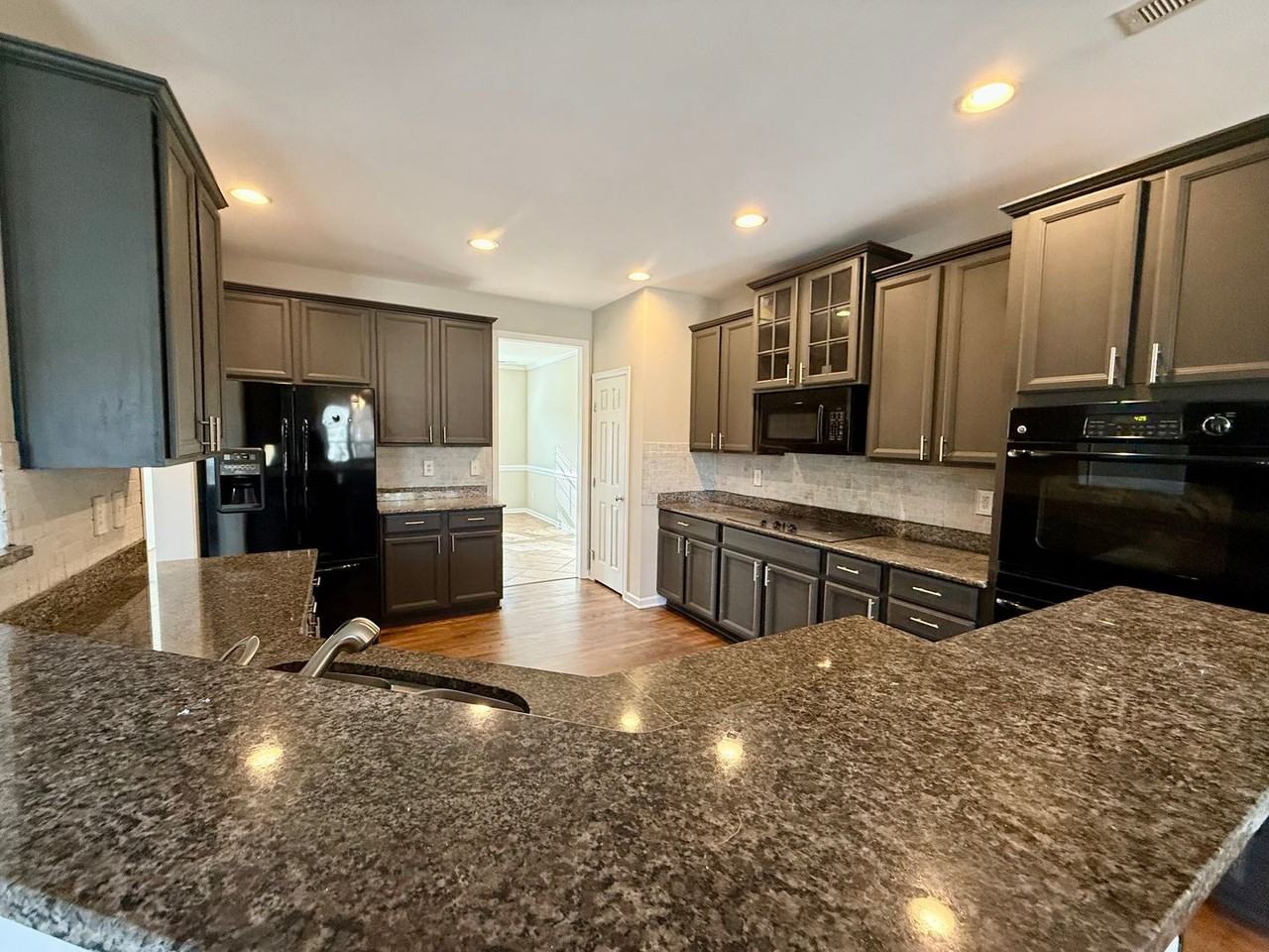 4818 Summerside Dr - Photo 7 of 32
