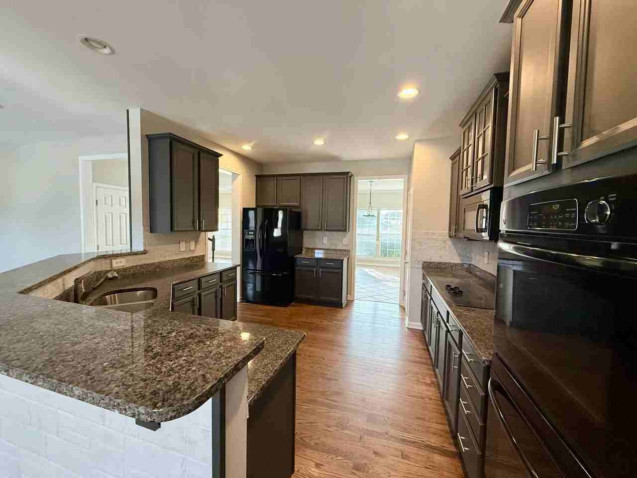 4818 Summerside Dr - Photo 6 of 32