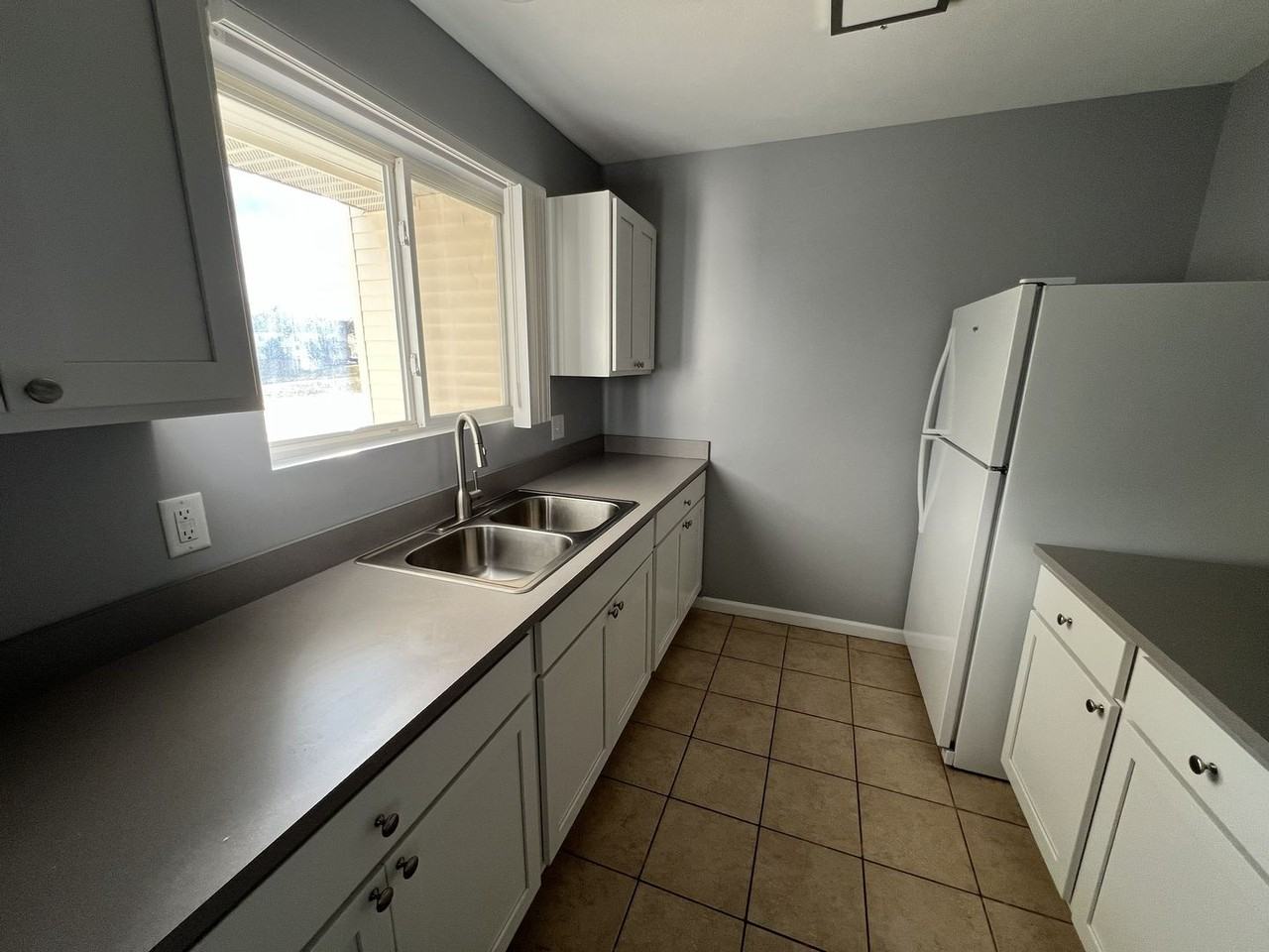 Feiger Lane - Photo 4 of 29