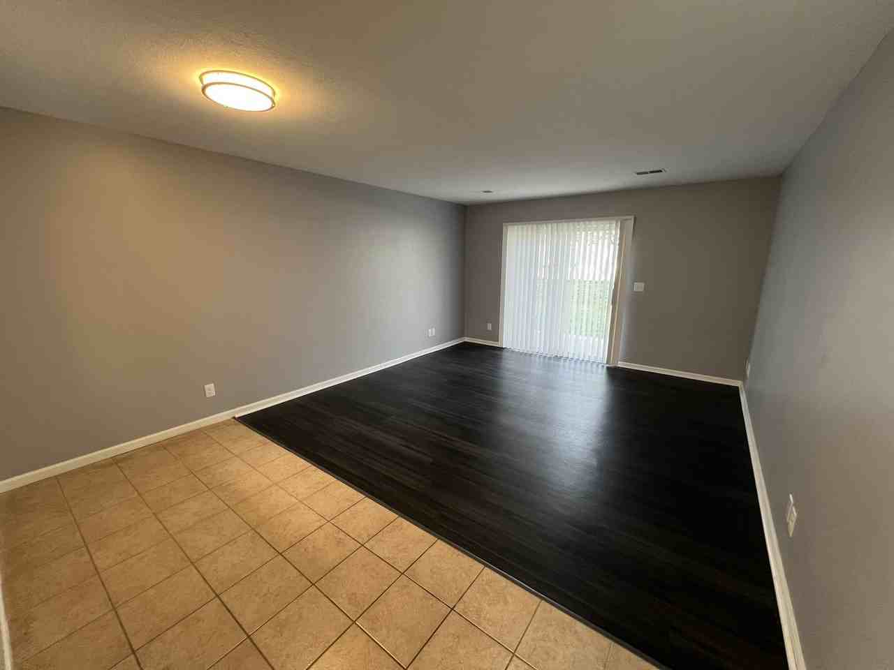 Feiger Lane - Photo 5 of 29