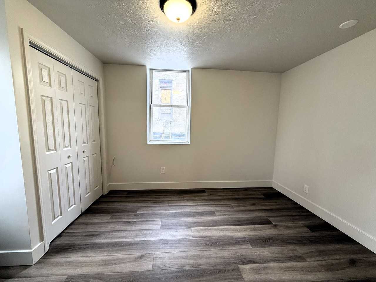 Squirrel Hill - Photo 5 of 17