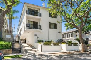 featured image of 935 West 10th Street