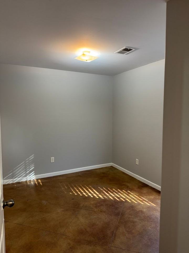 411A Bruce St - Photo 5 of 14