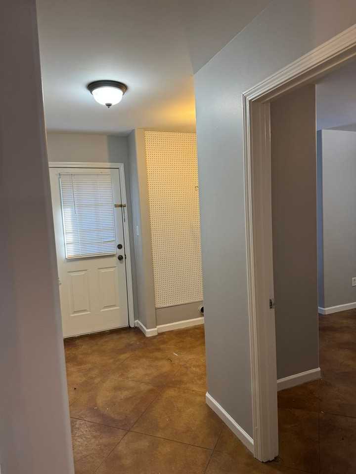 411A Bruce St - Photo 6 of 14