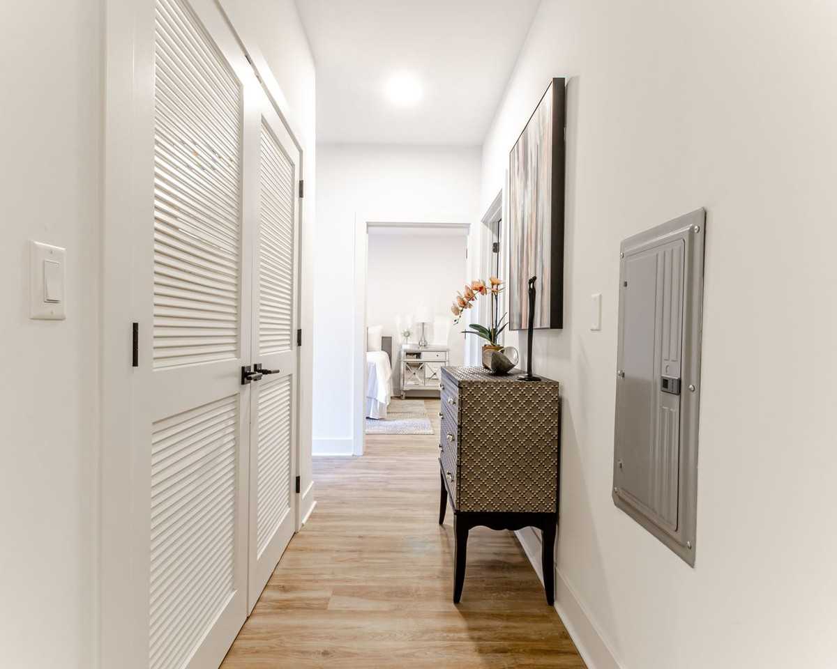 Lakeside Residence - Photo 7 of 12