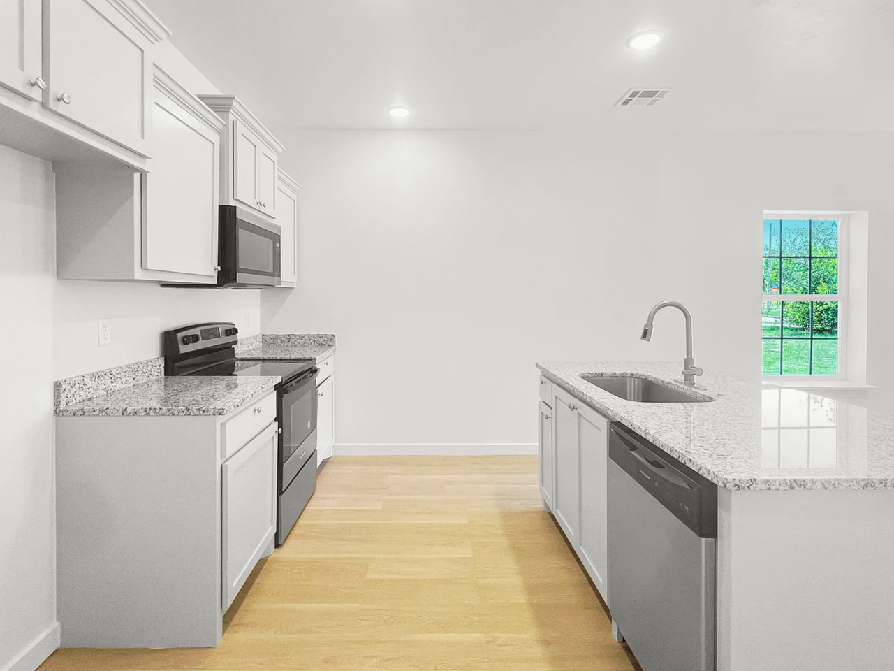 1608 Southwest Jefferson Avenue - Photo 4 of 13