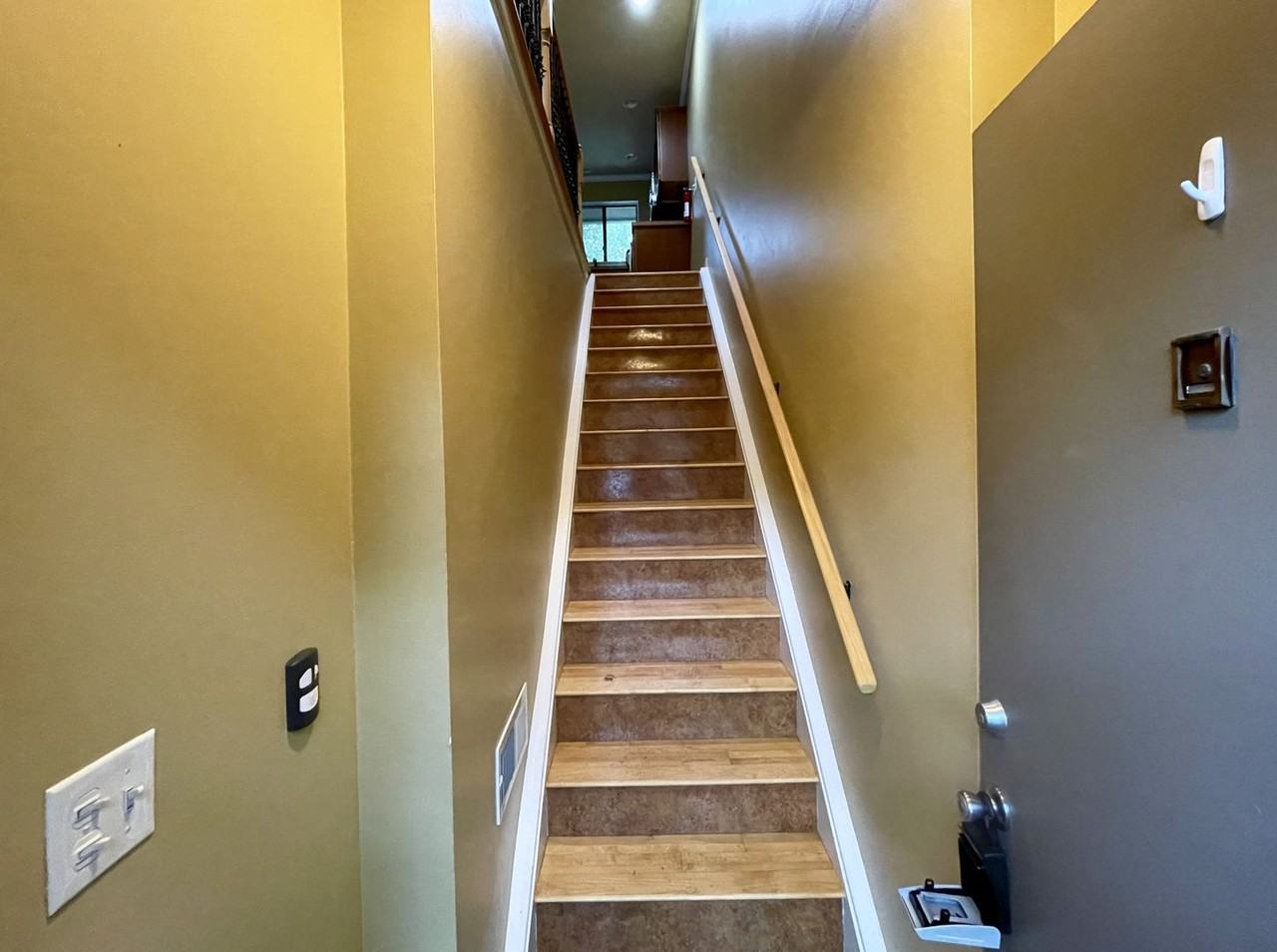 3888 Greenleaf Cir - Photo 2 of 14