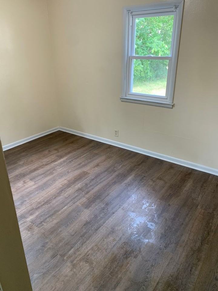 5525 N Long Island Dr - Photo 6 of 7