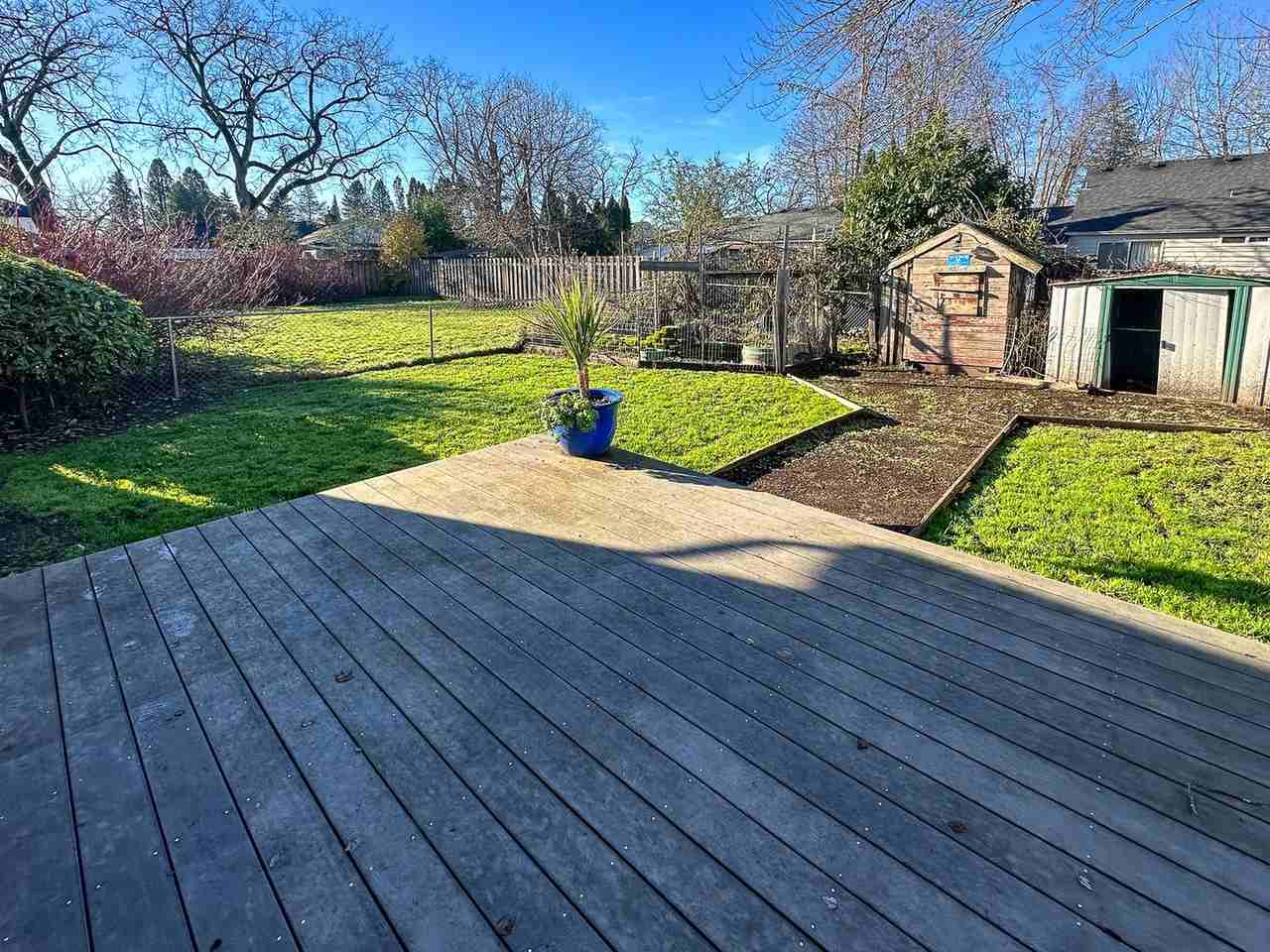 1069 Evergreen Avenue Northeast - Photo 3 of 24