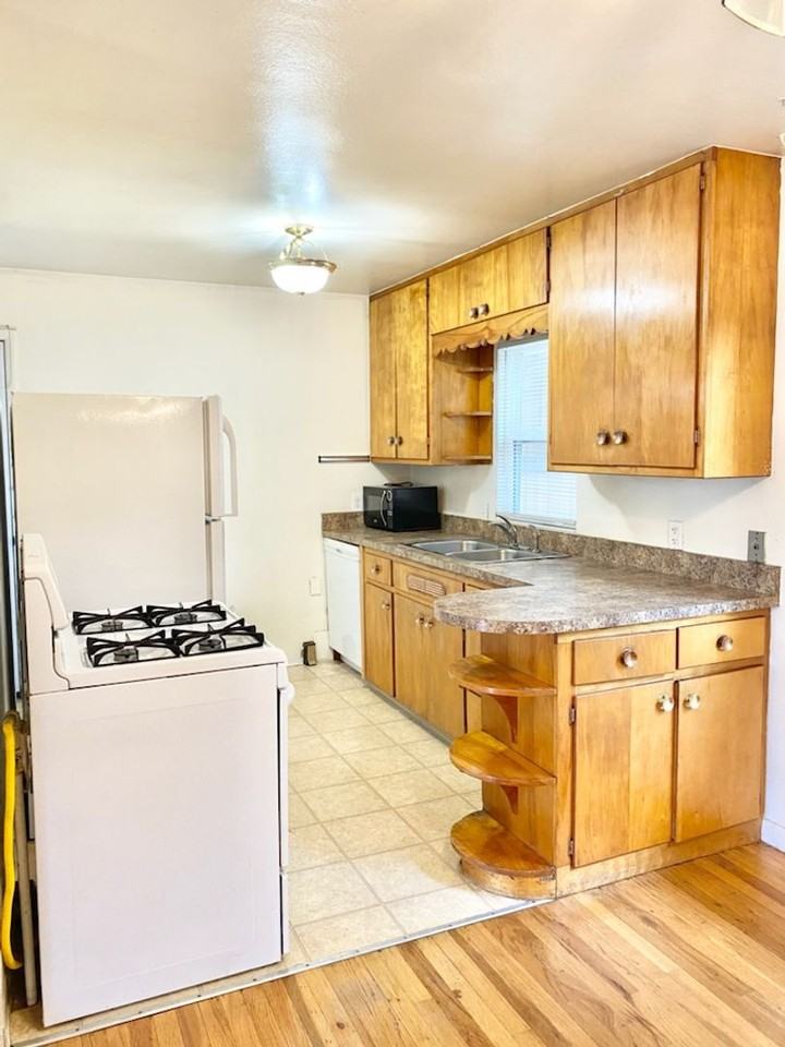 523 South Shields Street - Photo 7 of 16