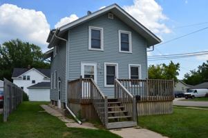 featured image of 216 Oak St