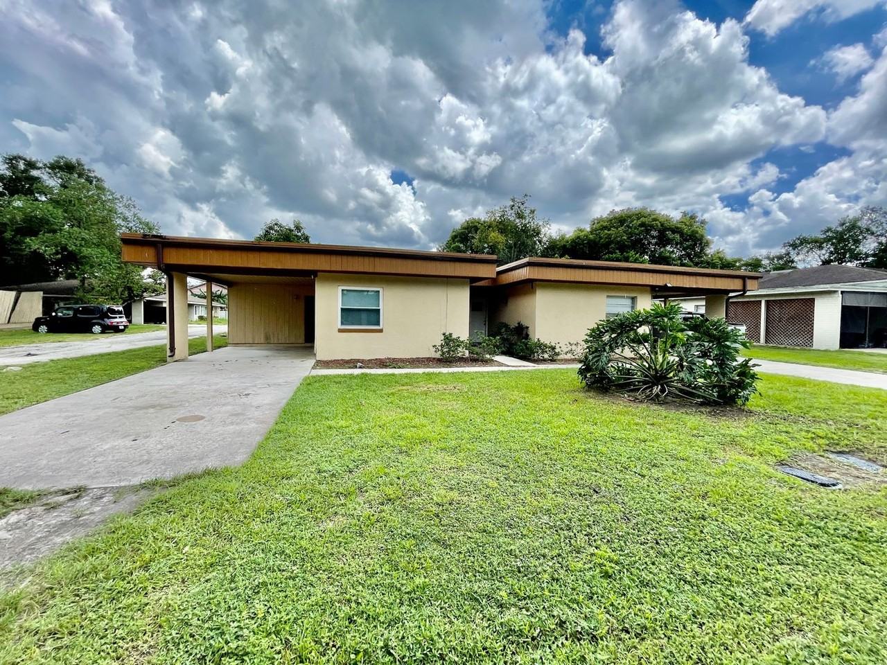 211 Stefanik Rd - Photo 2 of 25