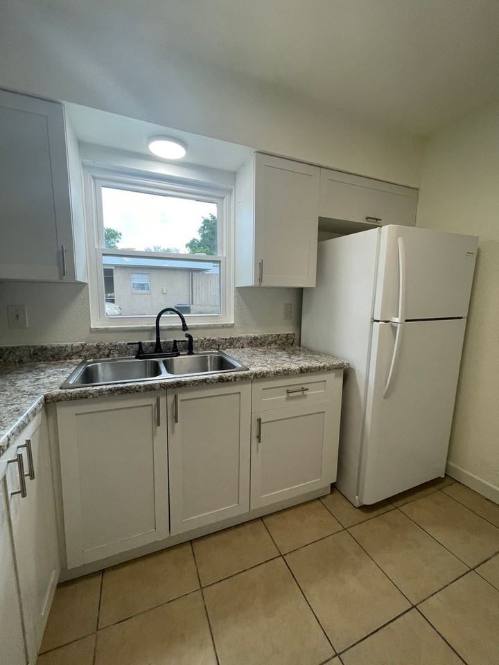 211 Stefanik Rd - Photo 6 of 25