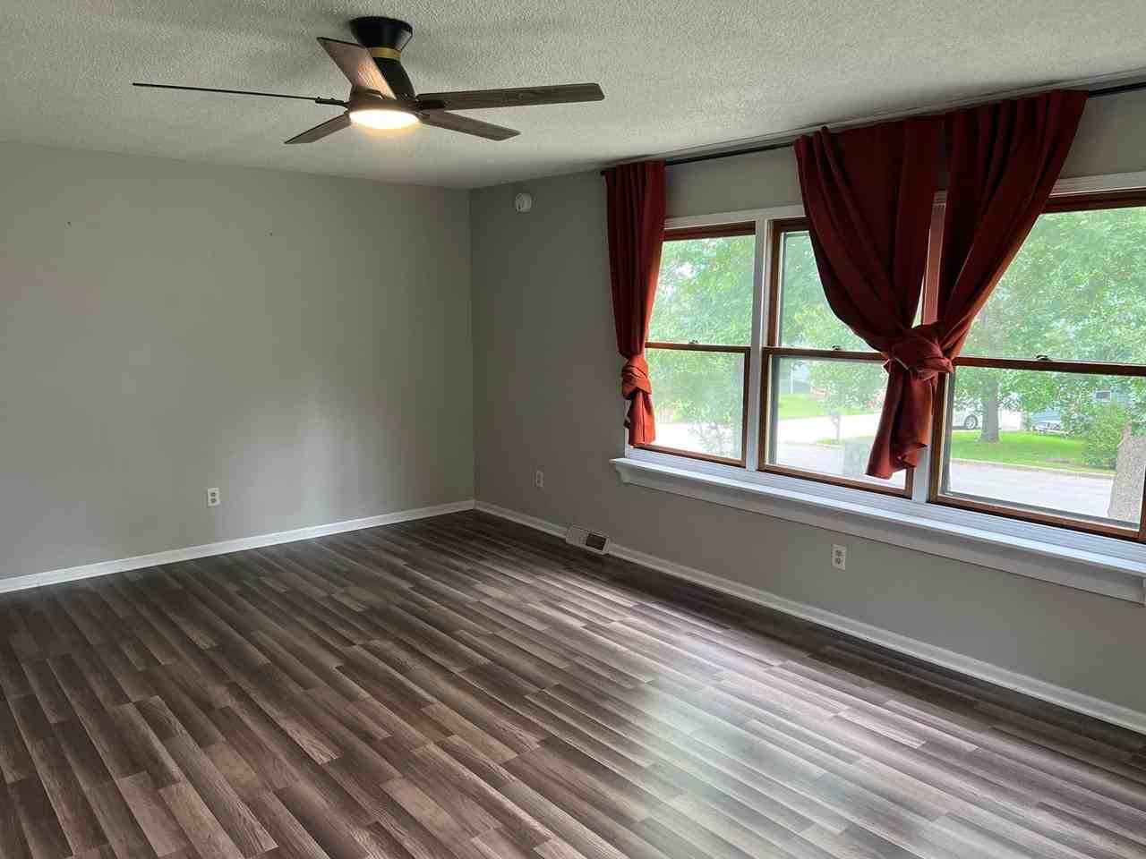 109 Lasalle - Photo 4 of 13