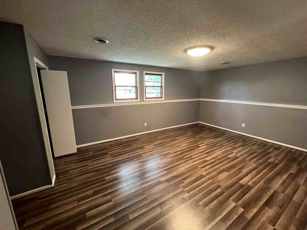 109 Lasalle - Photo 7 of 13