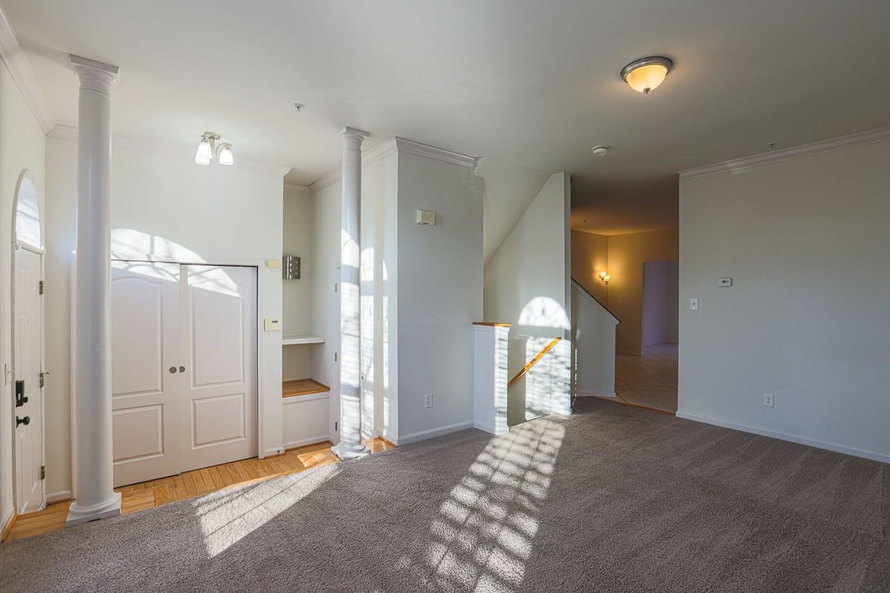 641 Kirkcaldy Way - Photo 5 of 24