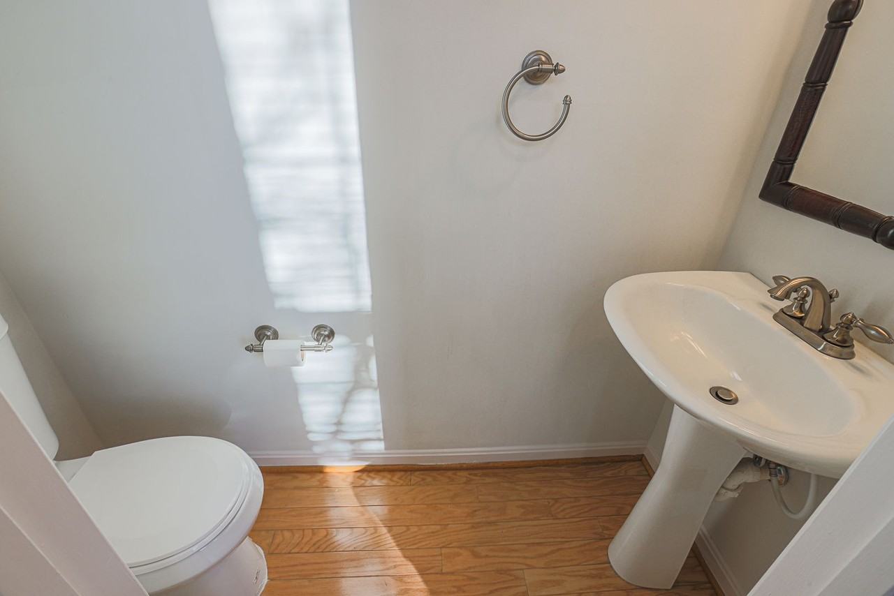 641 Kirkcaldy Way - Photo 7 of 24