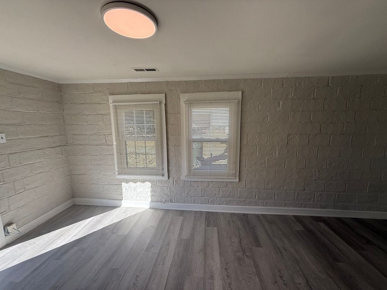 341 E Mcpherson Dr - Photo 4 of 22