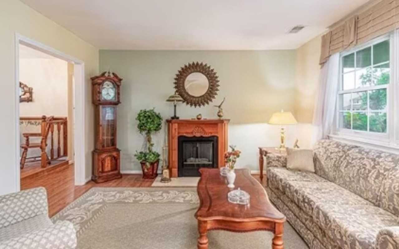 3561 Poppy Cres - Photo 7 of 40